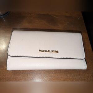 MICHAEL KORS JET SET TRAVEL LARGE TRIFOLD WALLET POWDER BLUSH COLOR